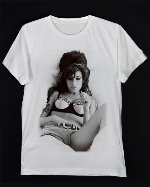 Amy Winehouse Sexy On The Bed Unisexs T shirts